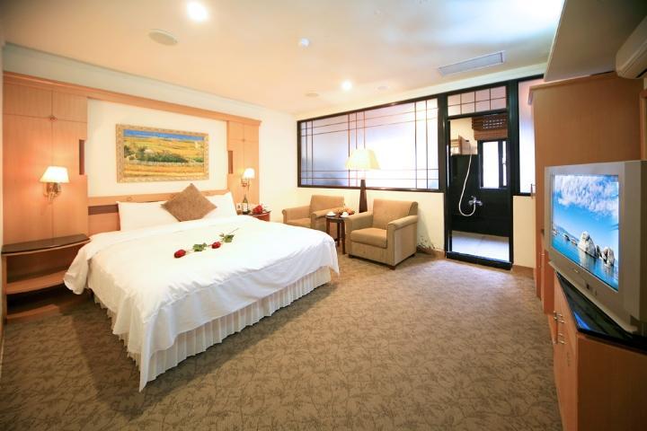 Ming Lu Holiday Hotel Ренай Екстериор снимка