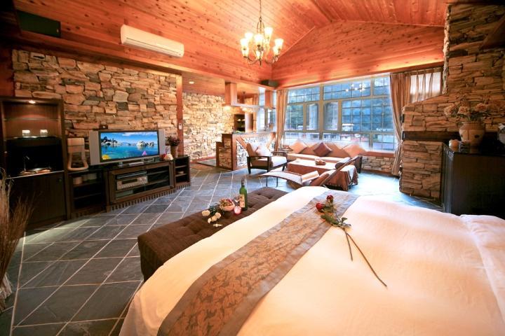 Ming Lu Holiday Hotel Ренай Екстериор снимка